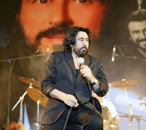 دو کبوتر شهرام شب پره